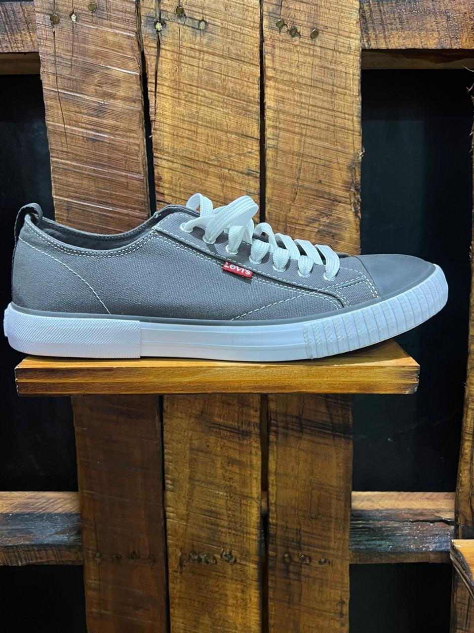 TENIS LEVIS TALLA 44