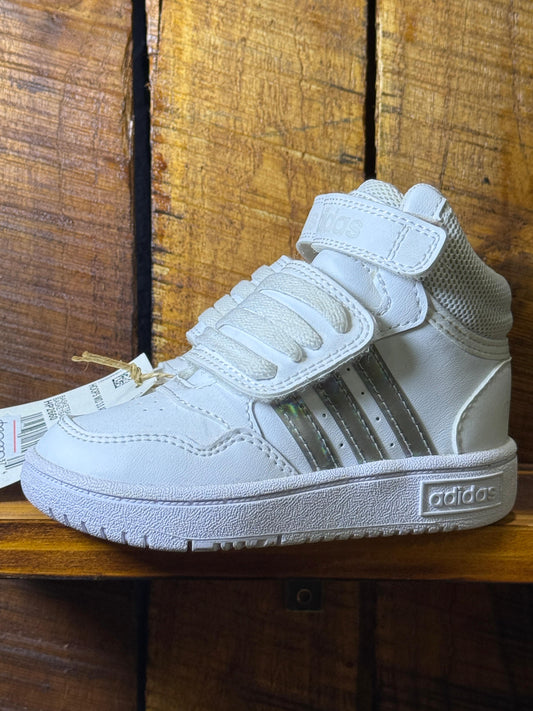 TENIS ADIDAS TALLA 22 NIÑA