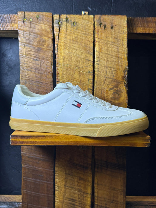 TENIS TOMMY TALLA 38.5